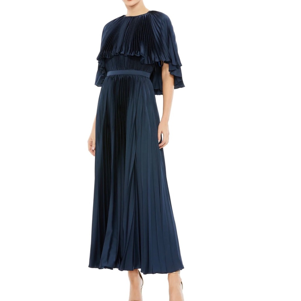 NWT Mac Duggal Navy Pleated Evening Gown
